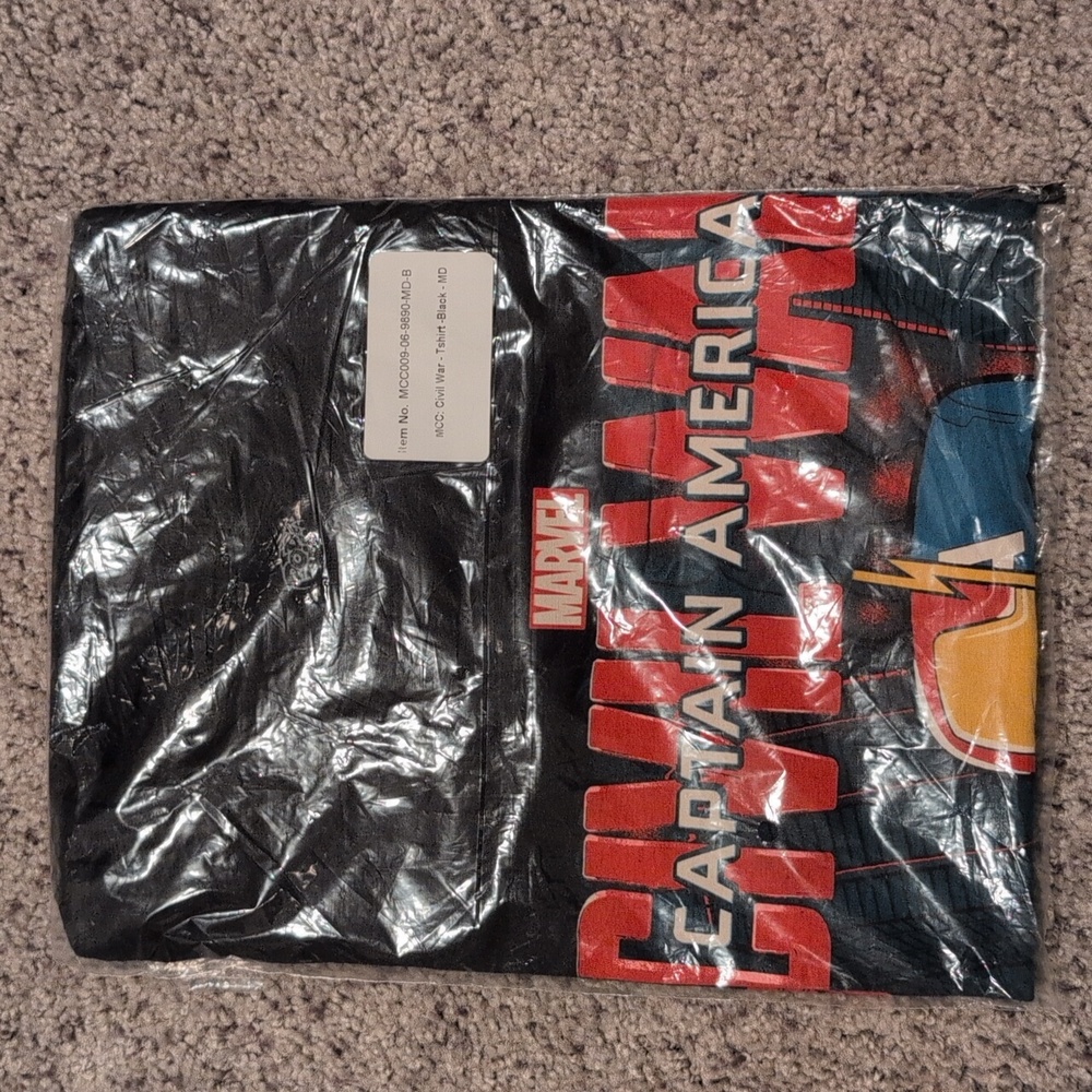 Brand New Marvel Captain America T-shirt